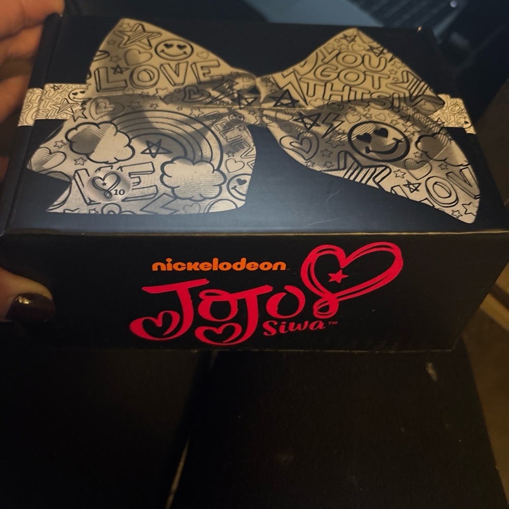 Nickelodeon JoJo Siwa Black Box with Silver Bow